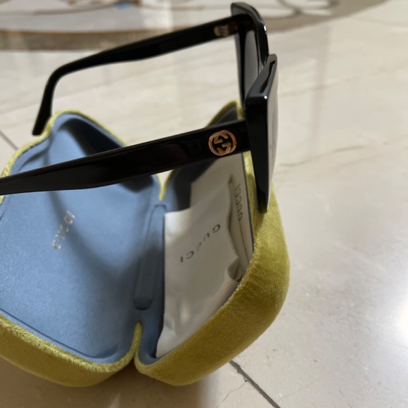 Gucci Sunglasses - Picture 2 of 5
